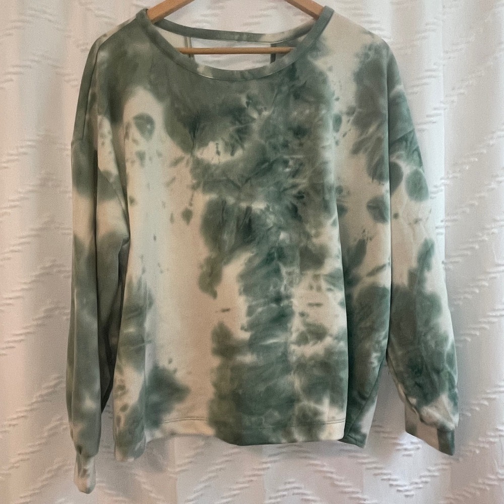 Oli & Viv Womens 2X Tie Dye Twist Back Sweatshirt Sage Green White Plus Size